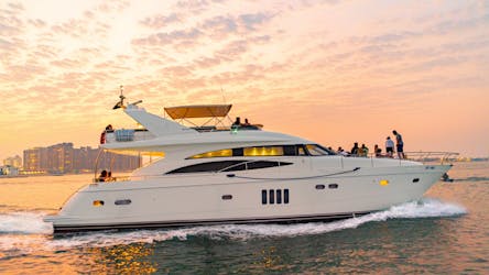 2-hour luxury yacht cruise in Dubai’s Burj coastline with dining